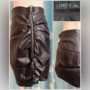 Lioness vegan leather rouche zip mini skirt.- M-L